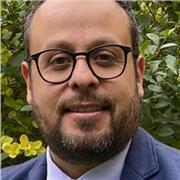 Profesor de Historia, hago clases de 5º básico a IV medio, incluyendo electivo de economía